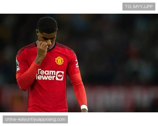 曼联复兴困局：滕哈格战术体系失灵，红魔为何始终难回巅峰？