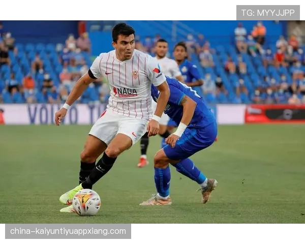 塞维利亚保级形势面临考验，当前表现波动影响西甲竞争格局