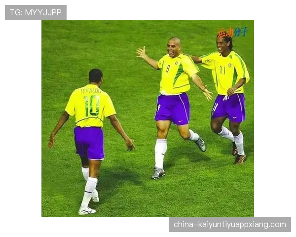 杜埃与罗纳尔迪尼奥的灵性对决：进攻创造力与天赋传承的深层对比