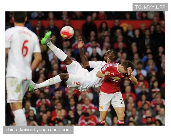 曼联中场失衡问题逐步反映于近期赛事，对球队攻防转换稳定性形成显著制约