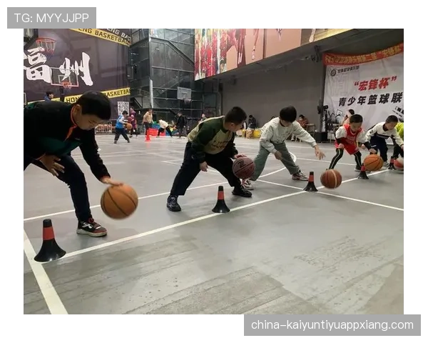 篮球规则深度解析：走步和两次运球区别在哪里